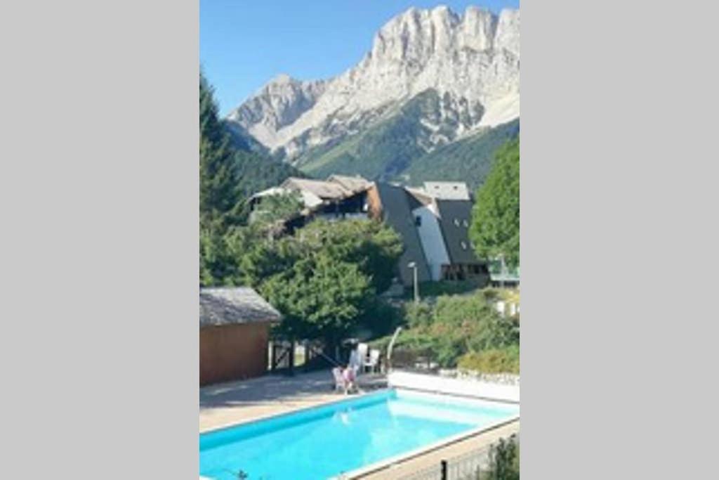 Petit Studio Mansarde 18 M2 Avec Navette Gratuit Aux Pistes De Ski Gresse en Vercors Bagian luar foto